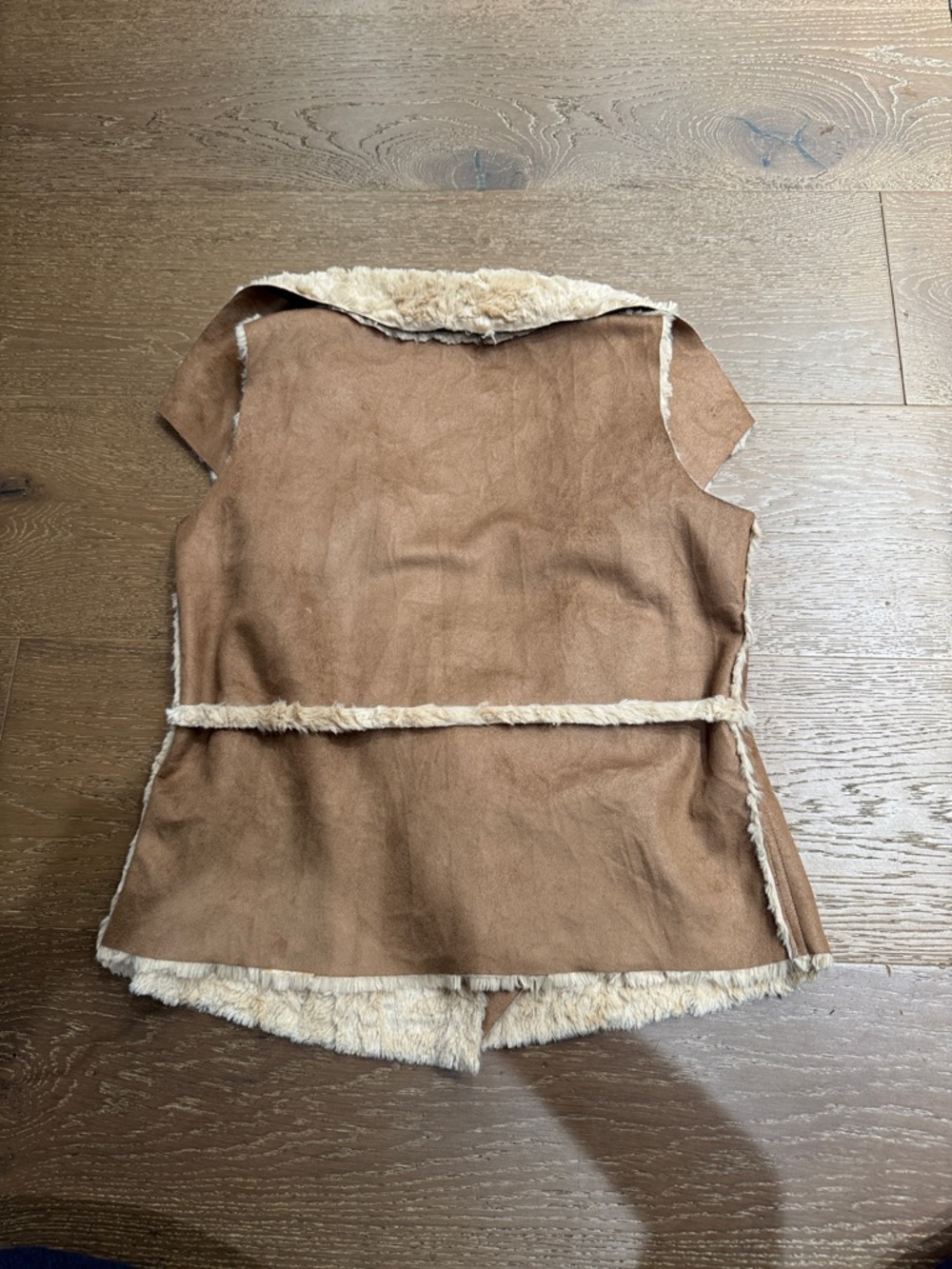 Olive & Oak Plush Faux Shearling Vest in Light Beige size L - Picture 6 of 6